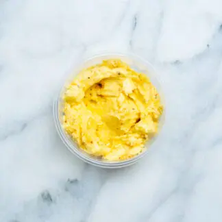 Whipped Boter met Crispy Chili Oil